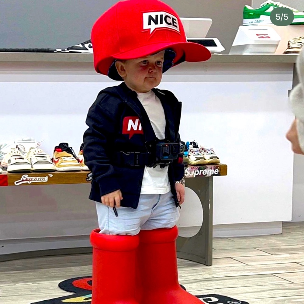 Meet your Posher, Wesley